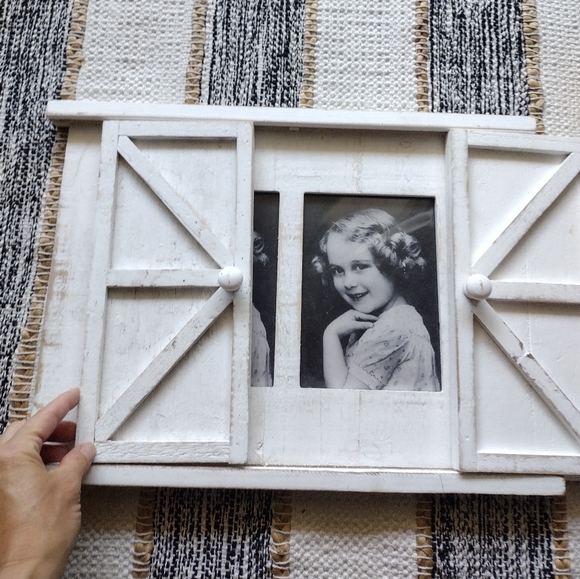 Adorable picture frame for two 7.5" x 4.5" - Picture 2 of 4